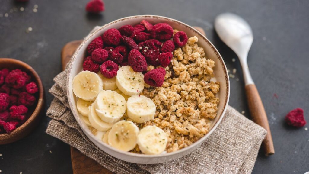 Gefriergetrocknete Himbeeren Fruehstueck