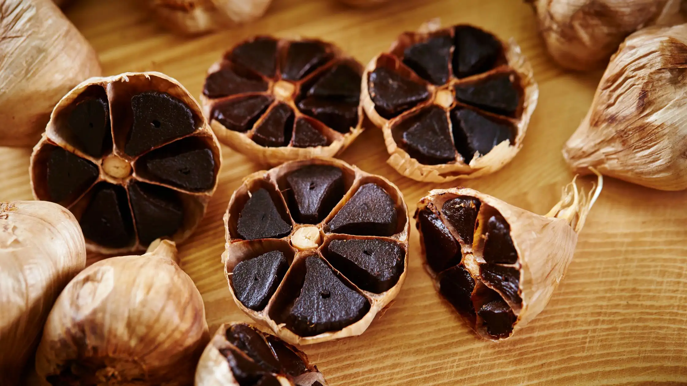 Schwarzer Knoblauch.jpg
