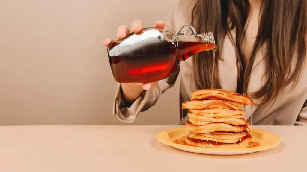 Pancakes Ahornsirup.jpg